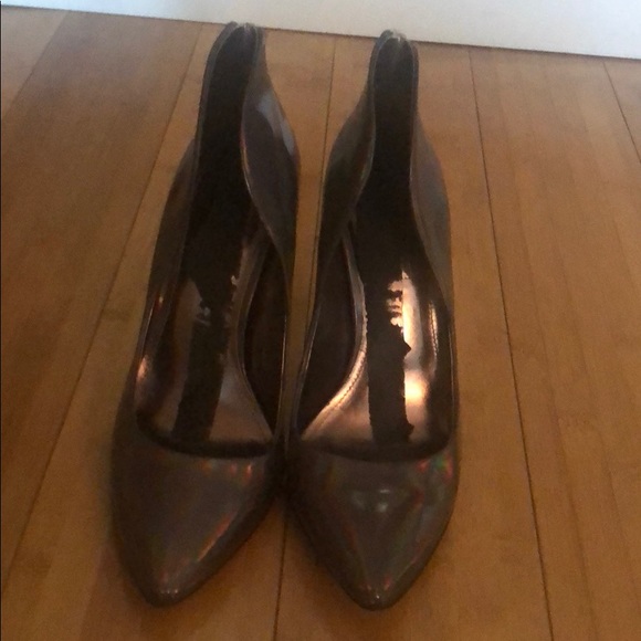 Gorgeous BCBGeneration silvery iridescent heels - Picture 4 of 6